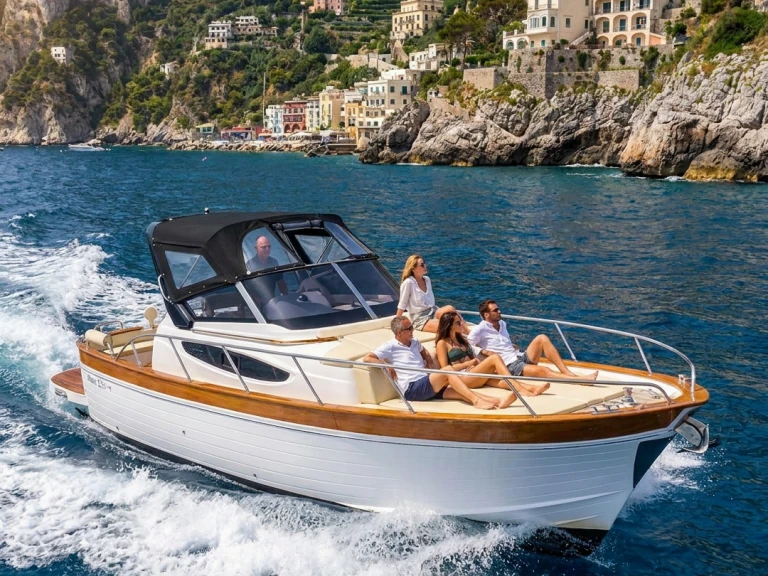 Gozzo Libeccio 32WA a louer à Sorrento