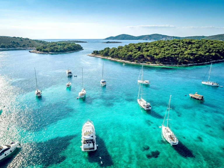 Location Bateau à moteur à Split - Jeanneau Cap Camarat 7.5 CC Style