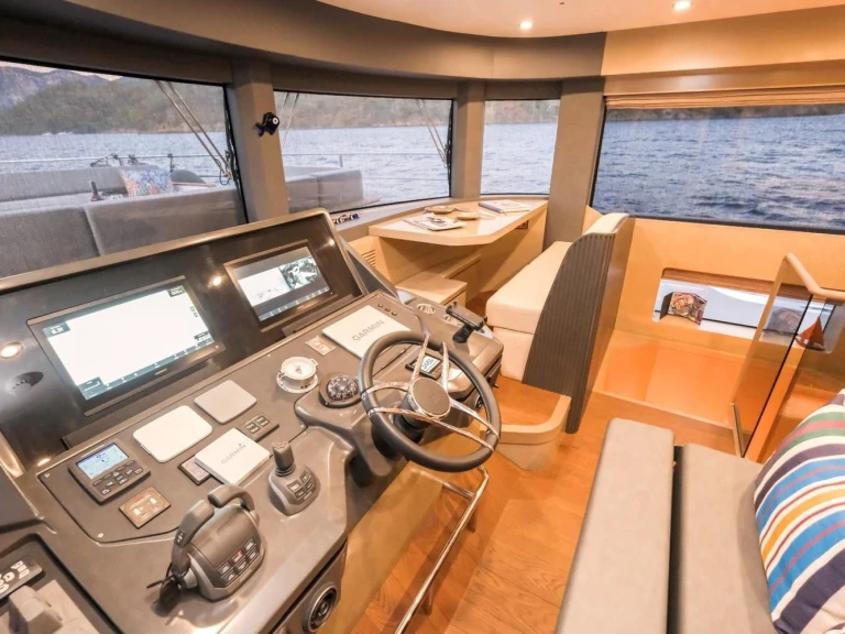 Location Bateau à moteur Custom Made avec permis