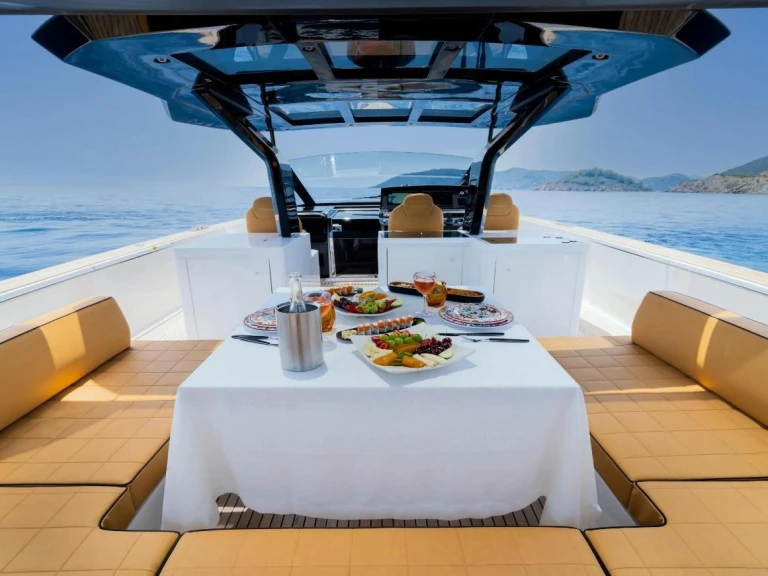 Louer Bateau à moteur avec ou sans skipper Custom Made à Göcek