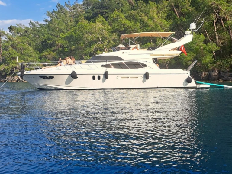 Bateau à moteur à louer à Göcek au meilleur prix