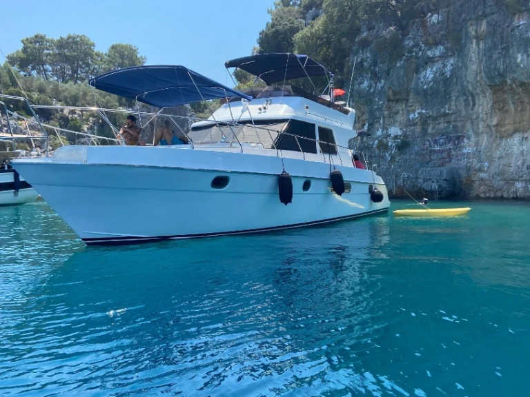 Bateau à moteur à louer à Göcek au meilleur prix