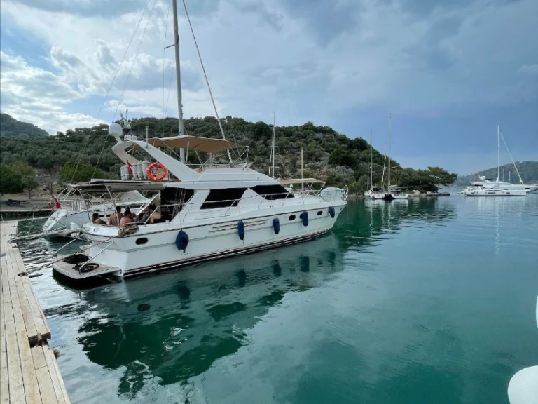 Bateau à moteur à louer à Göcek au meilleur prix
