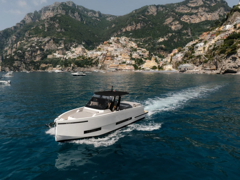 Location Bateau à moteur De Antonio avec permis