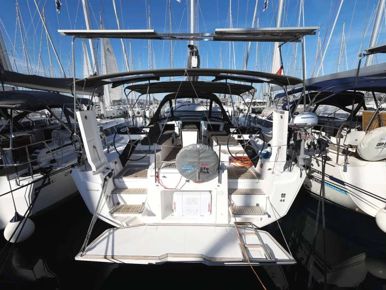 Location bateau Dufour Dufour 44 à Trogir sur Samboat