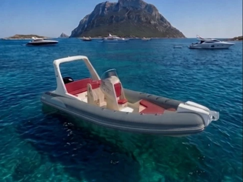 Louer Semi-rigide avec ou sans skipper Kardis à Porto Rotondo
