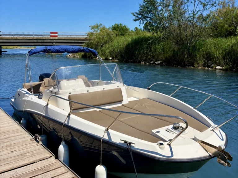 Louer Bateau à moteur avec ou sans skipper Quicksilver à Carnon-Plage