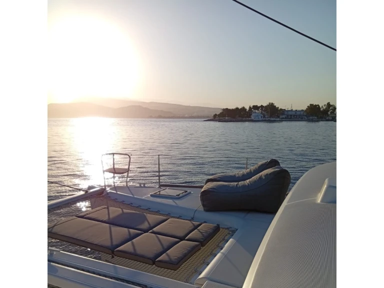 Louez un Lagoon Lagoon 400 S2 à Álimos