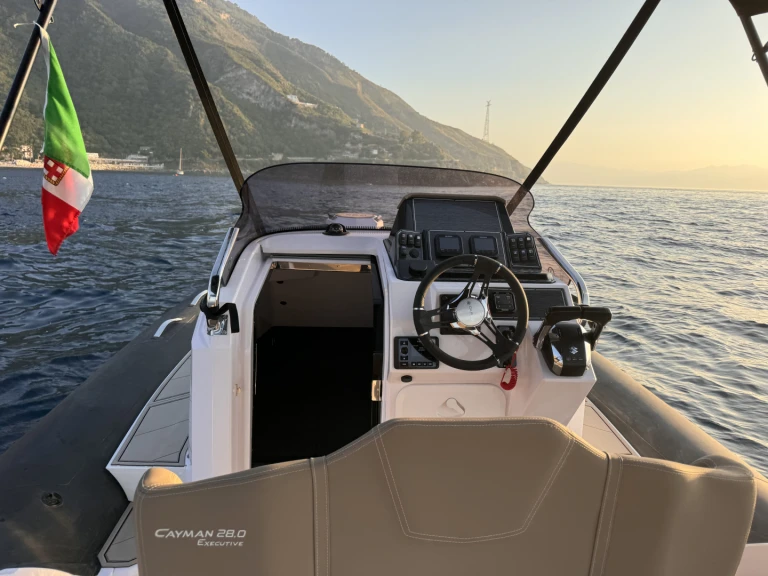 Louer Bateau à moteur avec ou sans skipper Ranieri à Reggio Calabria