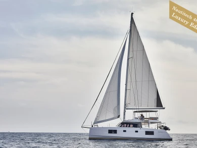 Catamaran to hire Álimos at the best price