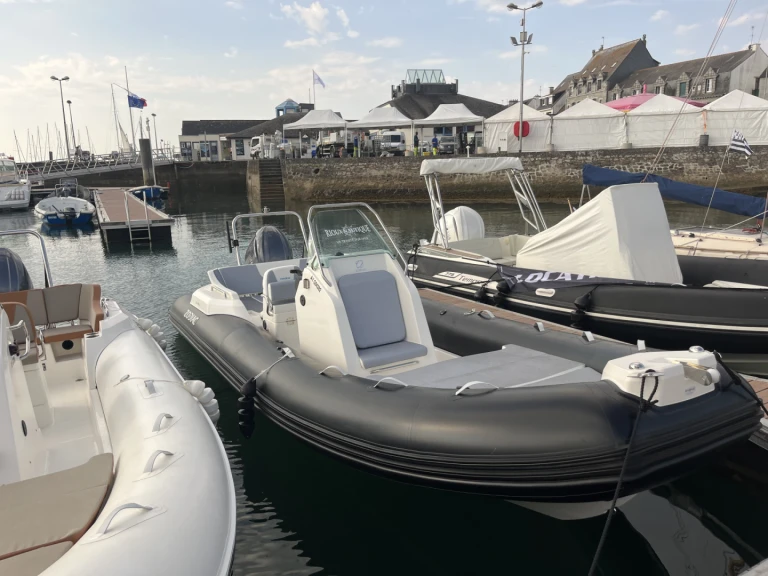 Location à La Trinité-sur-Mer - Zodiac Medline 6.8 sur SamBoat