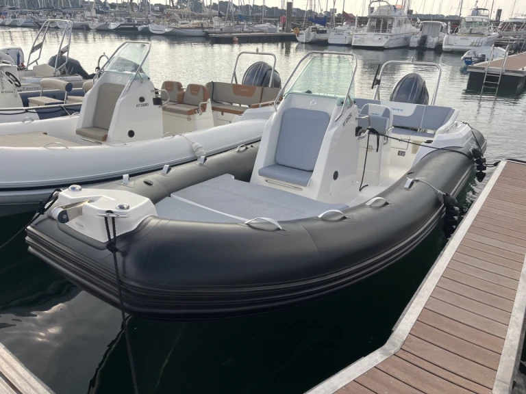 Location bateau La Trinité-sur-Mer pas cher Medline 6.8