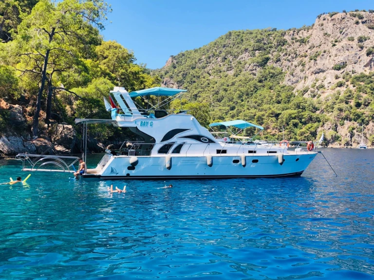 Louer Bateau à moteur avec ou sans skipper Custom Made à Göcek