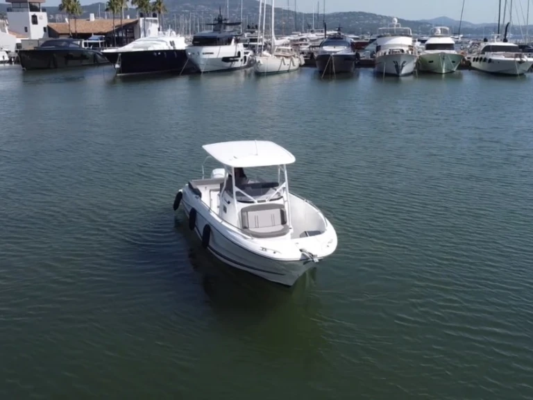 Jeanneau Cap Camarat 7.5 CC a louer à Port Cogolin