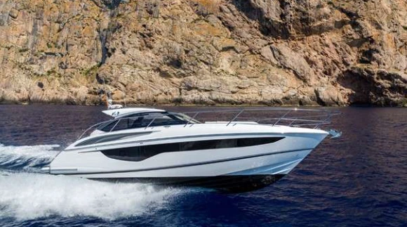 Louer Bateau à moteur avec ou sans skipper Princess à Port de Sitges Aiguadolç