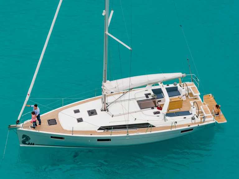 Voilier à louer à Port Vauban au meilleur prix