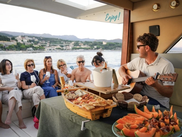 Location à Italie - Mochi Craft Mochi 40 sur SamBoat