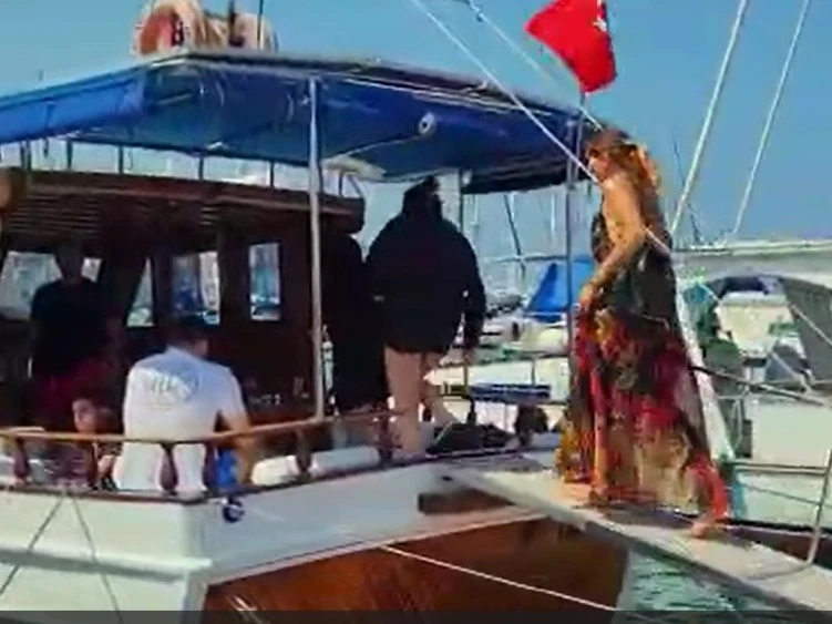 Louez un costume 50 à Kusadasi