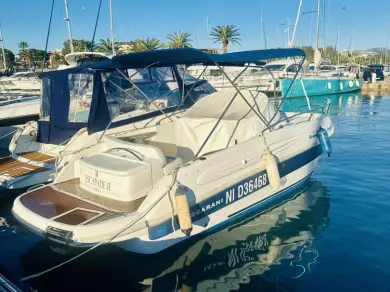 Location bateau Saint-Laurent-du-Var pas cher Rio 750 Cruiser