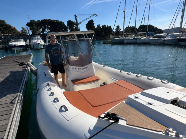Semi-rigide à louer à Marseille au meilleur prix