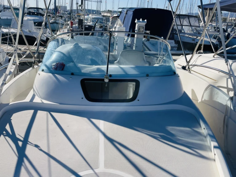 Location bateau Saint-Laurent-du-Var pas cher Rio 750 Cruiser