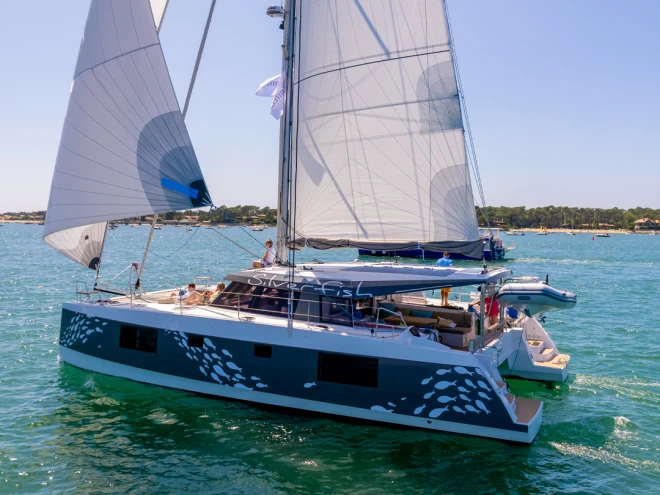 Louez un Nautitech Nautitech 40 Open  à Port-Saint-Louis-du-Rhône