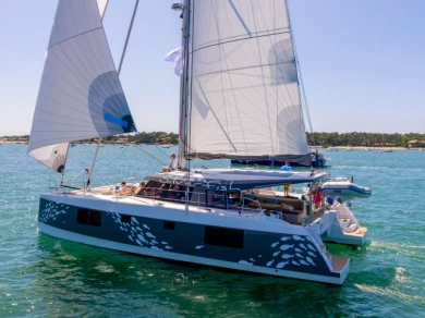 Hire a Nautitech Nautitech 40 Open  Port-Saint-Louis-du-Rhône