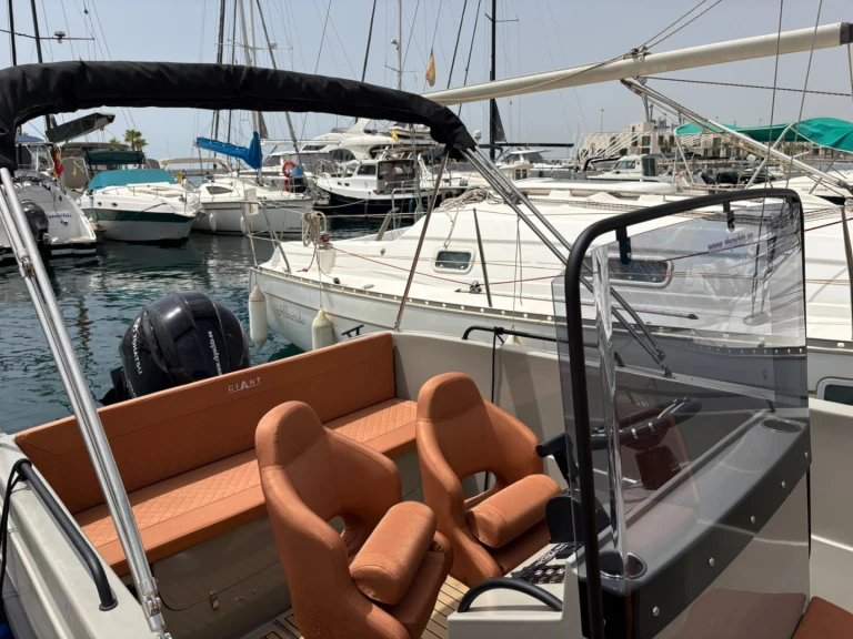 Location à Port d'Alicante - Giant 600 SPORT sur SamBoat