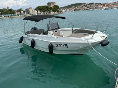 Yacht charter Trogir - speedy Cayman 585 on SamBoat