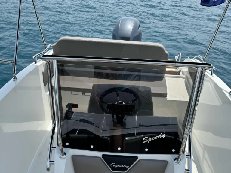 Location bateau speedy Cayman 585 à Trogir sur Samboat