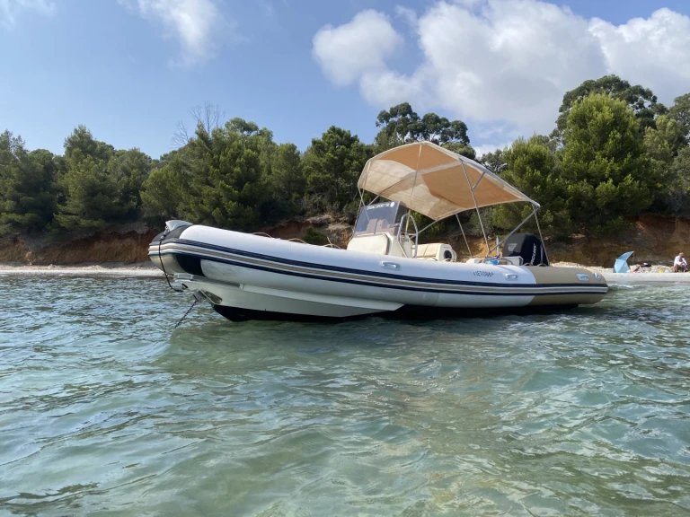 Location bateau Mauguio pas cher Lomac 790 IN
