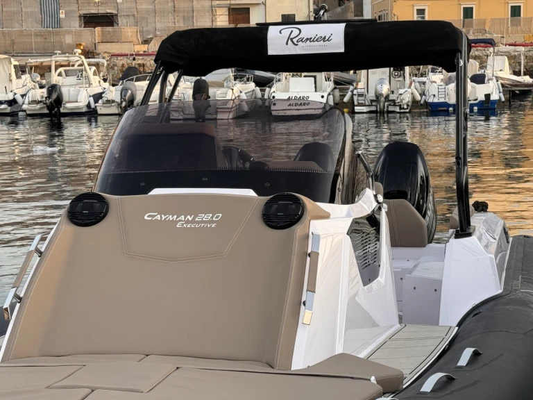 Louer Bateau à moteur avec ou sans skipper Ranieri à Reggio Calabria