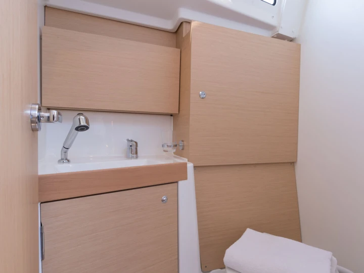 Location à Dubrovnik - Bénéteau Océanis 38.1 Performance sur SamBoat