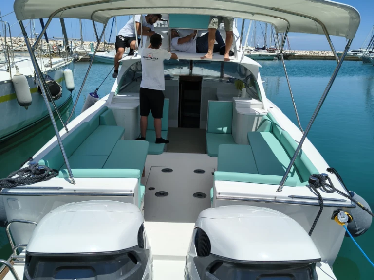 Location à Porto Pozzo - Bertram 31 sur SamBoat