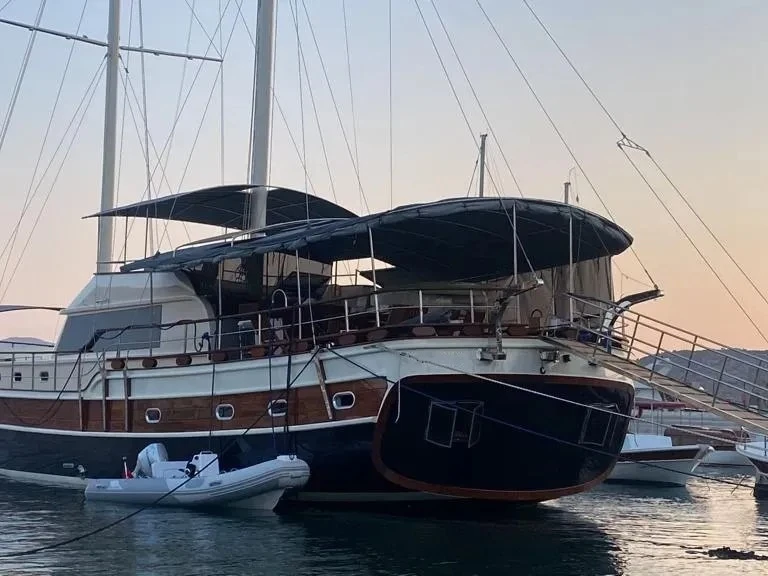Location Yacht Custom Made avec permis