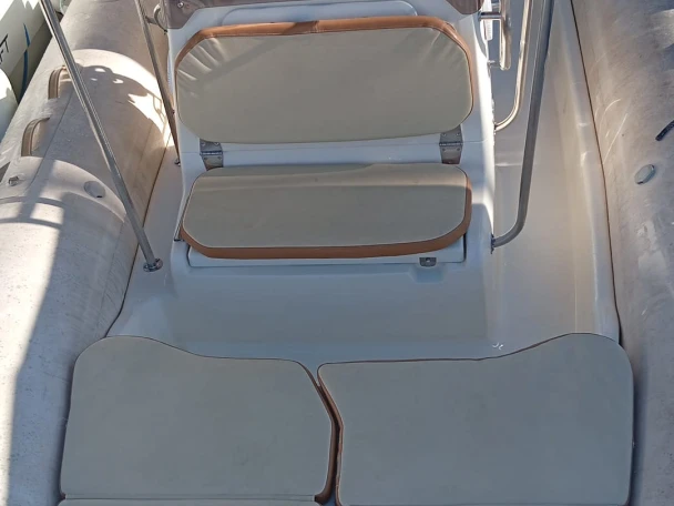 Louer Semi-rigide avec ou sans skipper Bwa à Santa Pola