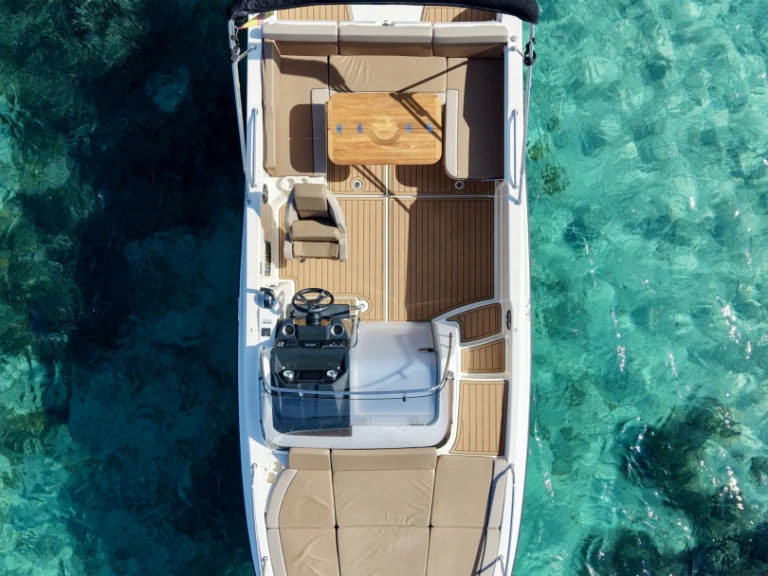 Louer Bateau à moteur avec ou sans skipper Quicksilver à Marina Ibiza