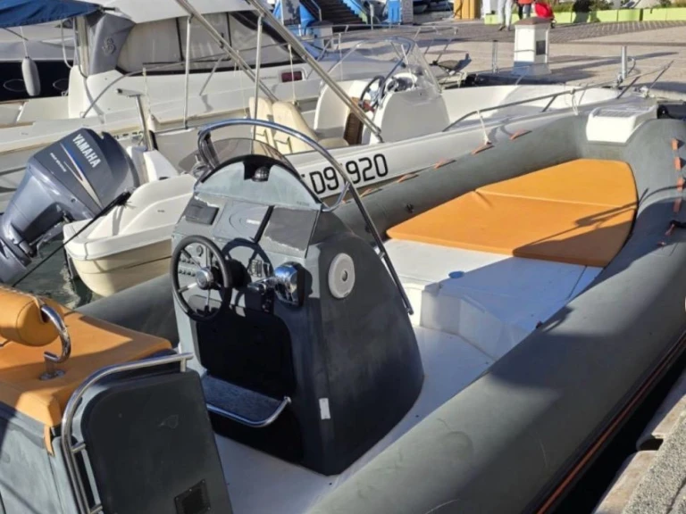 Location bateau Mandelieu-la-Napoule pas cher Wave 27