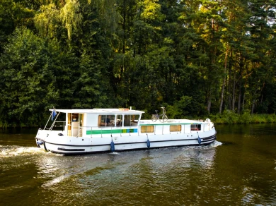 Charter a Pénichette Pénichette 1500R in Joigny on Samboat