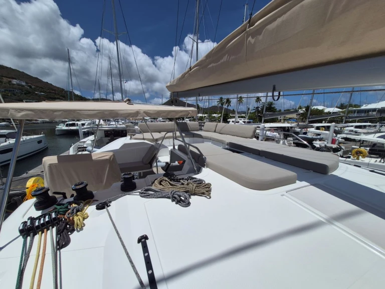 Location bateau Road Town pas cher Fountaine Pajot FP 44 Maestro - 3 cab.