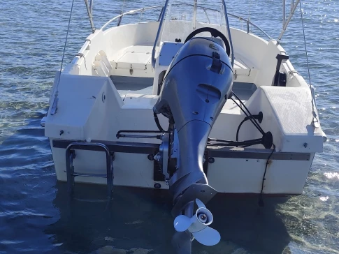 Location Bateau à moteur Ultramar avec permis