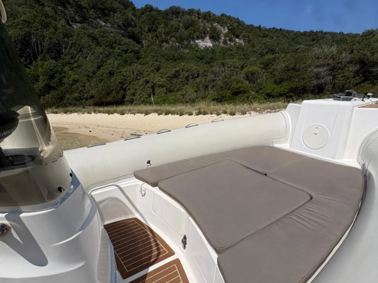 Louez un Capelli Tempest 770 à Bonifacio