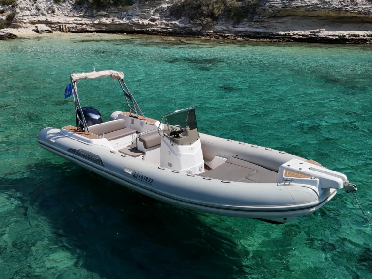 Location Semi-rigide à Bonifacio - Capelli Tempest 770