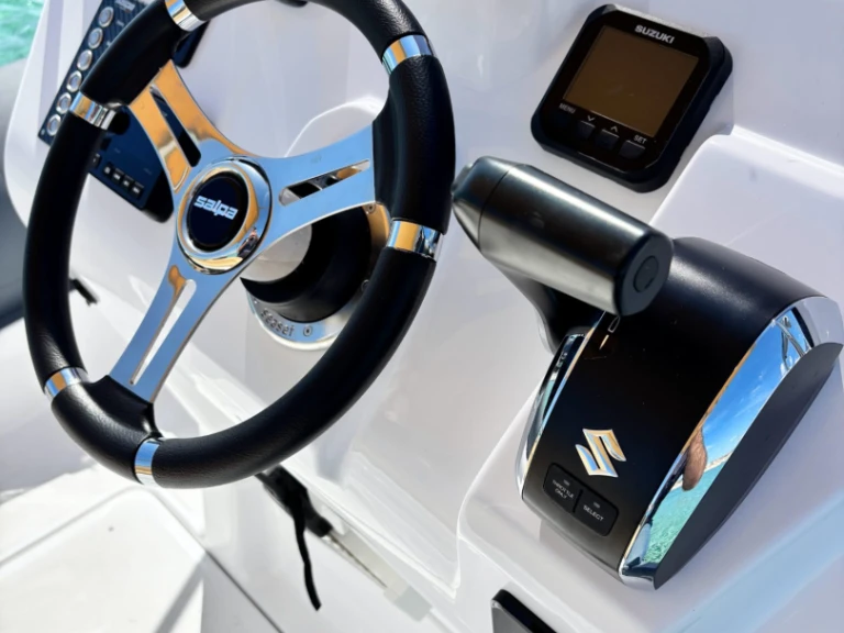 Louer Bateau à moteur avec ou sans skipper Zodiac-NZO 760 à Port d'Alcudia