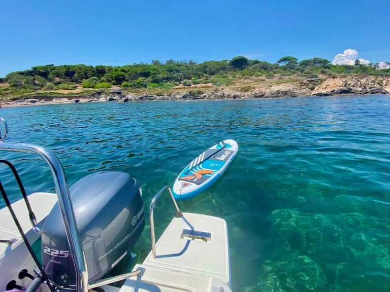Location bateau Port Cogolin pas cher Cap Camarat 7.5 WA Serie 2