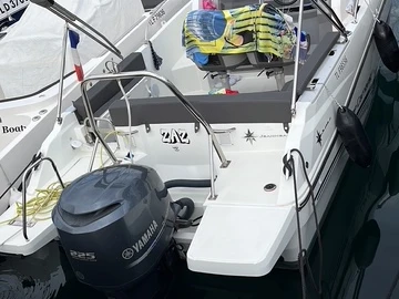 Location Bateau à moteur à Port Cogolin - Jeanneau Cap Camarat 7.5 WA Serie 2