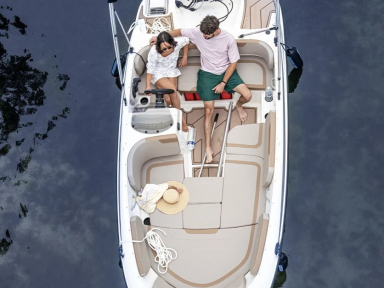 Bateau à moteur à louer à Marseille au meilleur prix