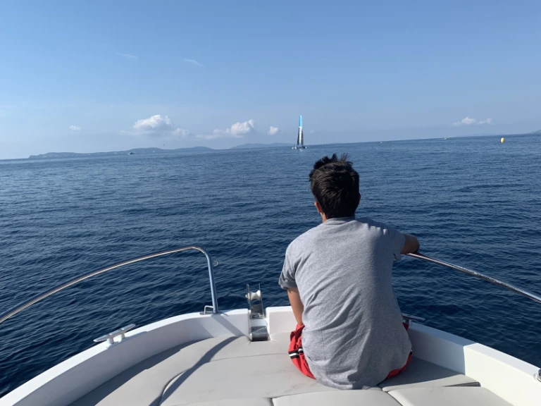 Bateau à moteur à louer à Cavalaire-sur-Mer au meilleur prix