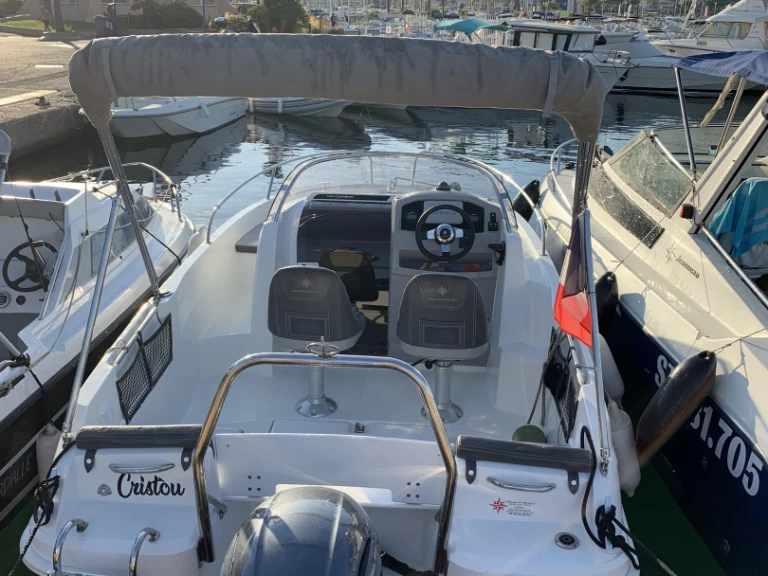 Jeanneau Cap Camarat 5.5 WA Serie 2 a louer à Cavalaire-sur-Mer