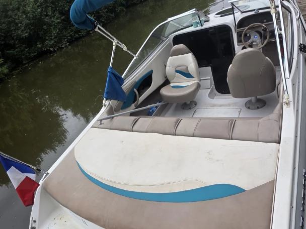 Louer Bateau à moteur avec ou sans skipper Four Winns à Armentières